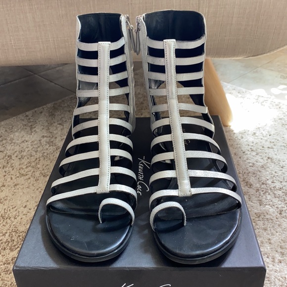 KENNETH COLE Gladiator Sandal - Picture 2 of 6